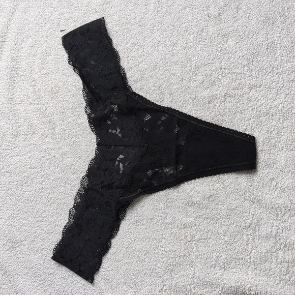Embraceable Signature All-Over Lace Thong - Soma NWT - L - Picture 2 of 6